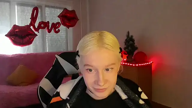 EnigmaSee online show from March 19, 1:53 am