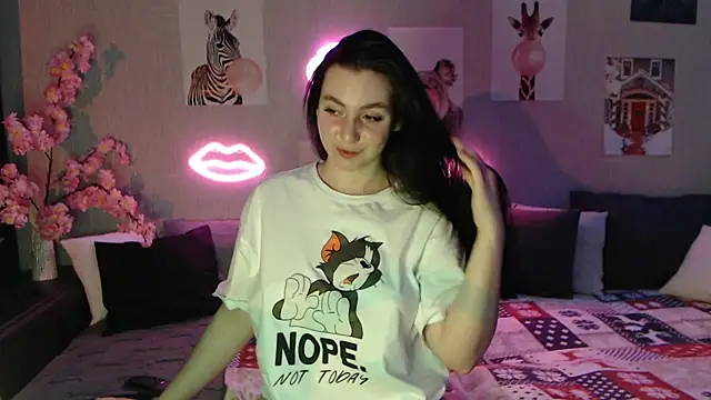 Fluffy Tiffy online show from February 6, 5:03 am