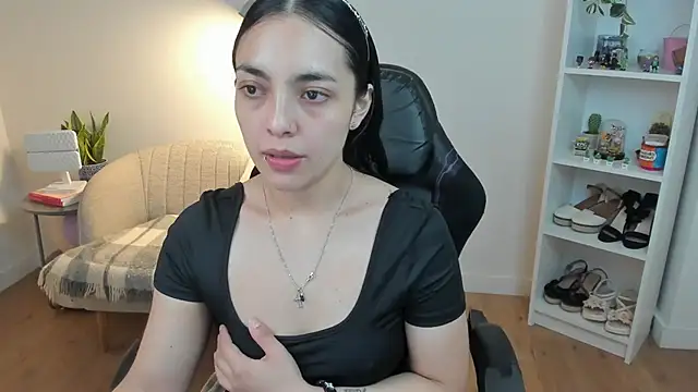  BellaEvans  online show from April 15, 5:14 am