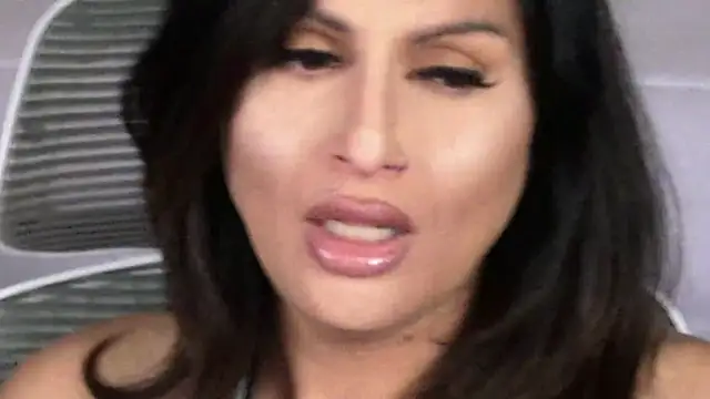 xprettysmilex online show from April 22, 7:37 pm