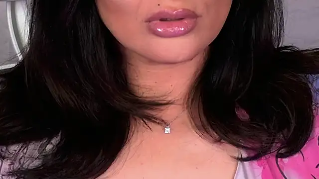 xprettysmilex online show from August 4, 8:11 pm