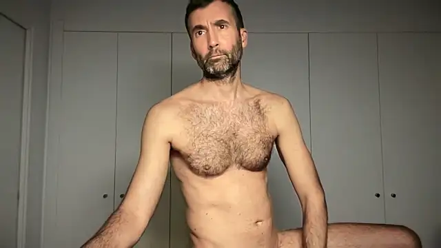 Snapshot of david_spanish chatting on February 19, 6:43 pm david spanish online show from February 19, 6:43 pm