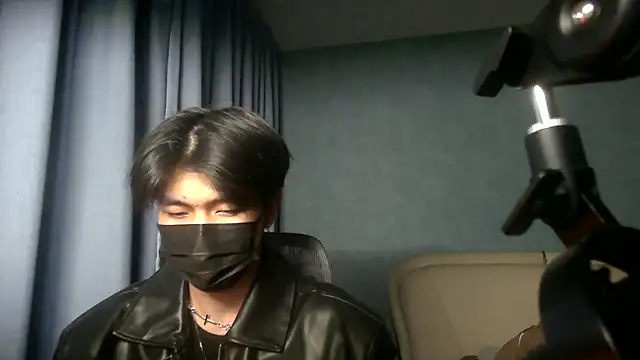 Snapshot of wuzhimao0207 chatting on June 5, 4:02 pm wuzhimao0207 online show from June 5, 4:02 pm