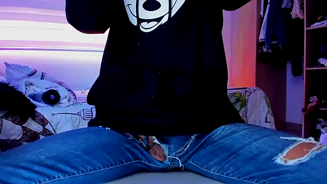 aldrinwhite online show from November 27, 4:09 pm