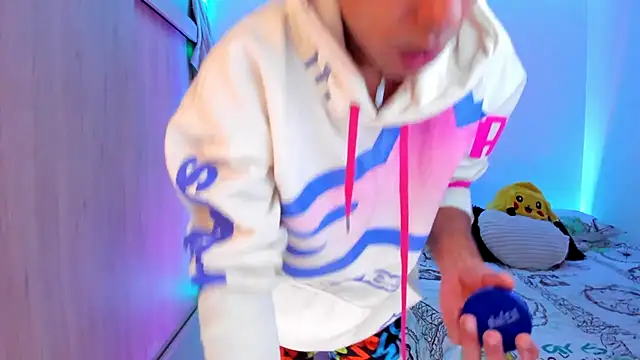 aldrinwhite online show from January 18, 4:11 pm