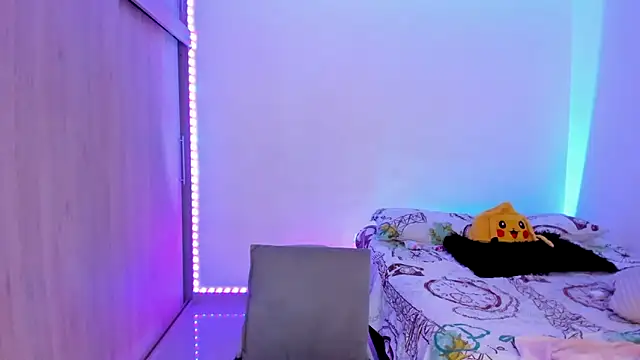 aldrinwhite online show from February 1, 4:38 pm