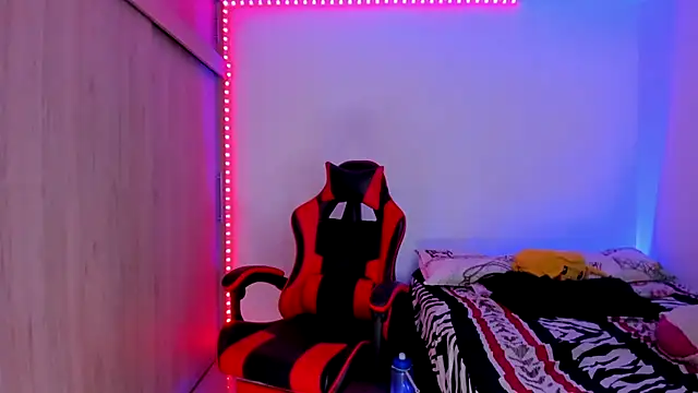 aldrinwhite online show from February 8, 3:59 pm