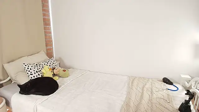 saribelcute online show from May 15, 6:26 pm