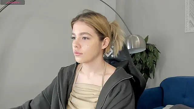 Anna Robinson online show from January 6, 1:09 am