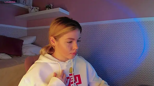 Anna Robinson online show from February 11, 1:20 am