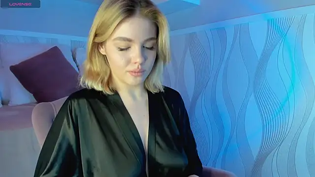 Anna Robinson online show from March 10, 1:12 am