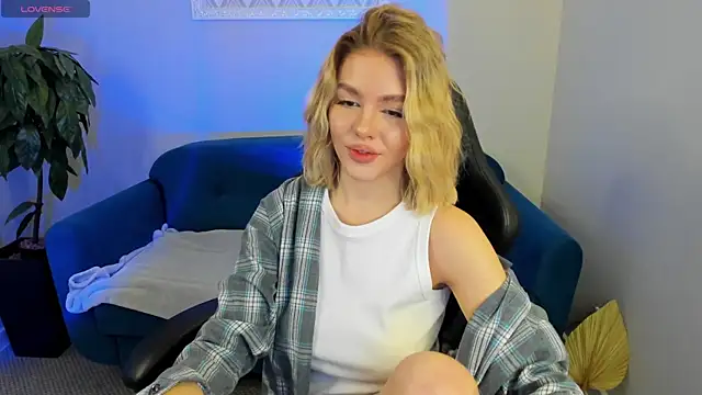 Anna Robinson online show from March 15, 1:08 am