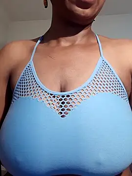 Snapshot of realsquirter chatting on March 3, 7:58 am realsquirter online show from March 3, 7:58 am