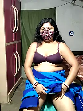Snapshot of Mourani24 chatting on May 3, 1:33 am Mourani24 online show from May 3, 1:33 am
