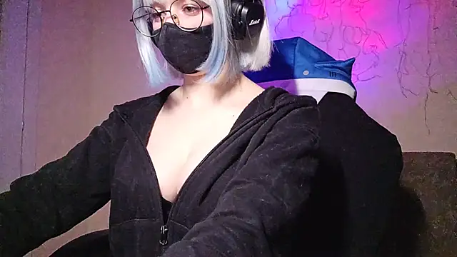 DanaWard online show from October 26, 10:15 pm