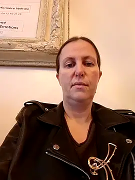 Snapshot of Angelacoquine chatting on December 17, 9:50 am Angelacoquine online show from December 17, 9:50 am