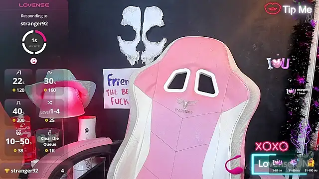 RoxaneEvans  online show from March 8, 10:32 am