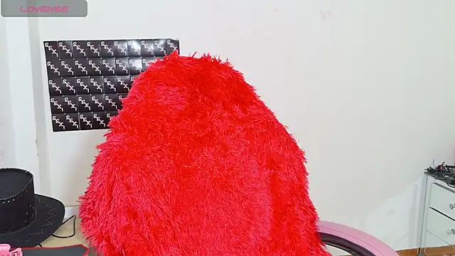 RoxaneEvans  online show from November 6, 6:20 pm