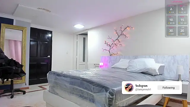 charolbruce 1 online show from March 18, 12:08 pm