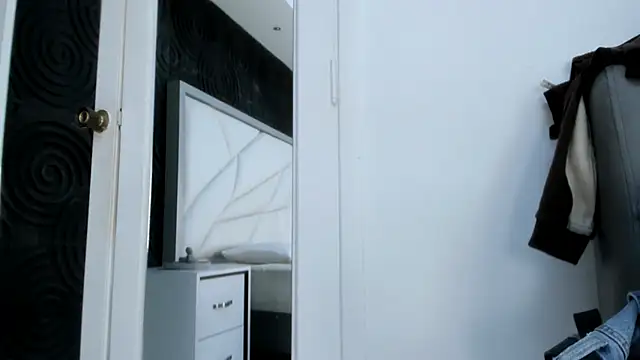 AbigailWilliams  online show from November 13, 11:09 am