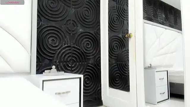 AbigailWilliams  online show from November 17, 11:16 am