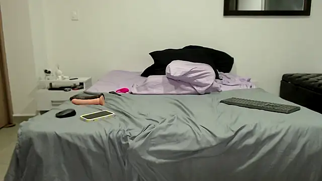 AnnieRoss69 online show from December 6, 12:34 am