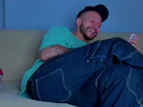 Snapshot of ToonyDee chatting on January 29, 4:36 am ToonyDee online show from January 29, 4:36 am