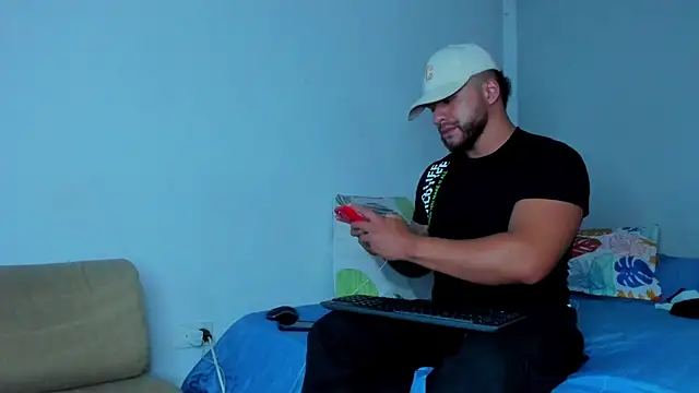 Snapshot of ToonyDee chatting on November 14, 4:00 am ToonyDee online show from November 14, 4:00 am