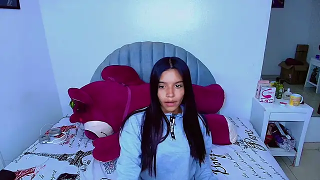 charlotte 0309 online show from December 4, 8:50 pm