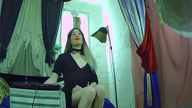 Snapshot of Mary_Loon chatting on November 23, 7:35 pm Mary Loon online show from November 23, 7:35 pm