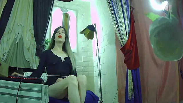 Snapshot of Mary_Loon chatting on January 6, 12:09 pm Mary Loon online show from January 6, 12:09 pm