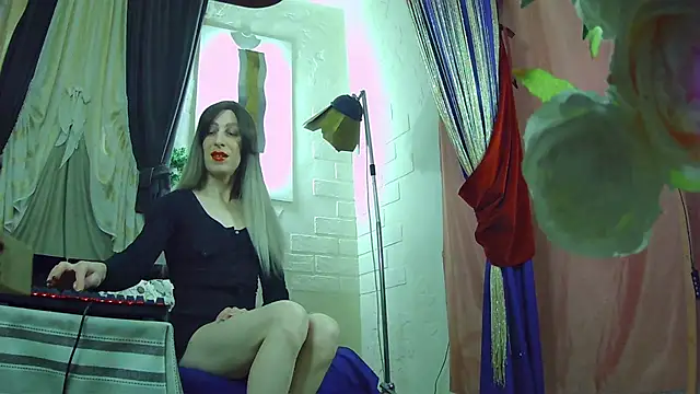 Snapshot of Mary_Loon chatting on January 7, 1:24 pm Mary Loon online show from January 7, 1:24 pm