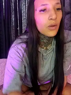 Snapshot of Nicole420squirt chatting on December 23, 4:06 pm Nicole420squirt online show from December 23, 4:06 pm