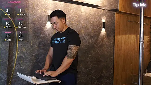 Ryan Hunt online show from November 29, 12:30 pm