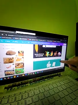 LorenRosse online show from February 28, 11:45 pm