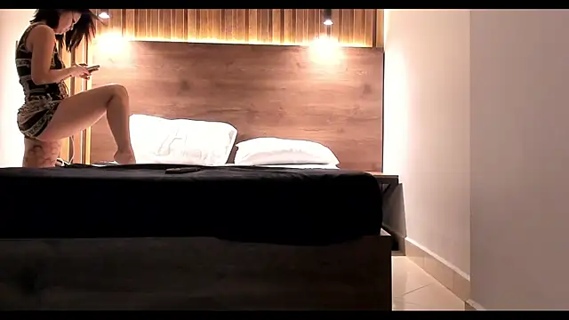 LorenRosse online show from March 3, 2:28 am