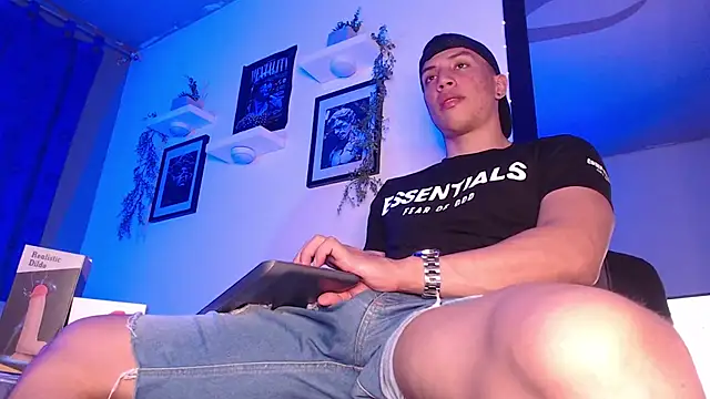 ThomsEvery  online show from December 27, 1:11 am