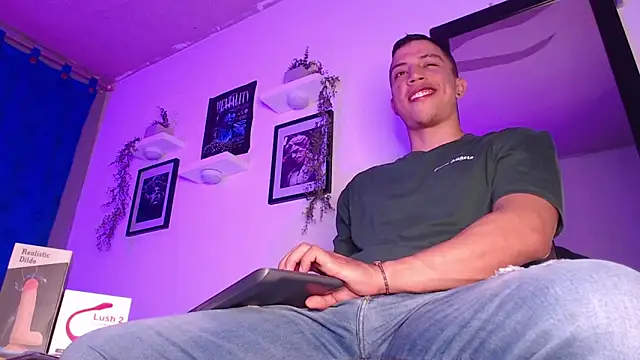 ThomsEvery  online show from January 11, 3:13 am