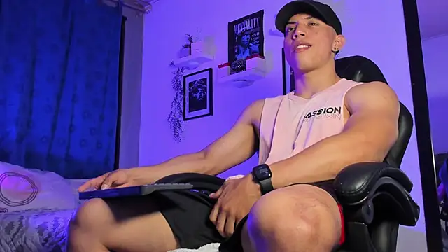 ThomsEvery  online show from September 10, 3:28 am