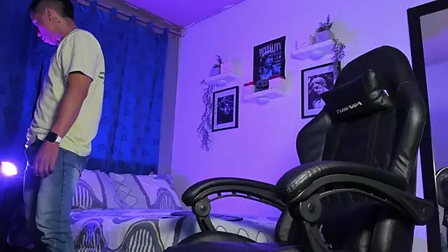 ThomsEvery  online show from September 23, 2:47 am