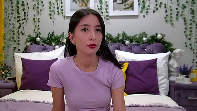 Snapshot of NicoleLimp chatting on December 28, 2:43 am NicoleLimp online show from December 28, 2:43 am