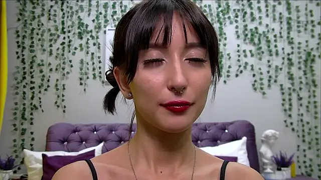 Snapshot of NicoleLimp chatting on February 17, 4:26 pm NicoleLimp online show from February 17, 4:26 pm