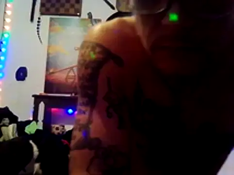 Snapshot of Buffshagswell chatting on November 8, 2:12 am Buffshagswell online show from November 8, 2:12 am