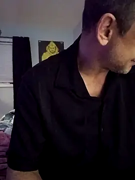 Snapshot of Buffshagswell chatting on November 11, 8:36 am Buffshagswell online show from November 11, 8:36 am