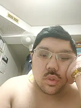 Snapshot of zeusu0095 chatting on October 28, 9:02 am zeusu0095 online show from October 28, 9:02 am