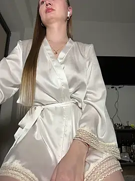 NickiLike online show from April 15, 6:04 pm