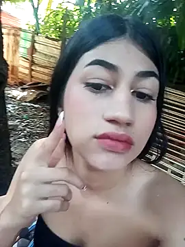 Snapshot of Julix_A chatting on December 15, 4:04 pm Julix A online show from December 15, 4:04 pm