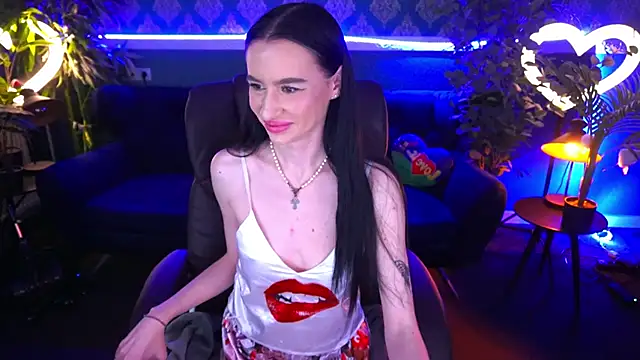 Snapshot of Snow_WhiteeeX chatting on February 1, 1:51 pm Snow WhiteeeX online show from February 1, 1:51 pm