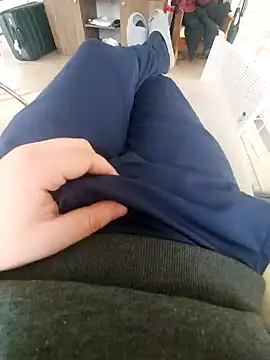 Snapshot of reelciii21 chatting on December 28, 12:45 pm reelciii21 online show from December 28, 12:45 pm