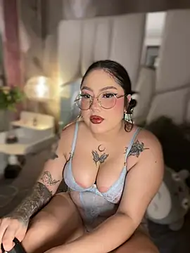 Snapshot of AHRI_LEE chatting on December 15, 3:02 am AHRI LEE online show from December 15, 3:02 am